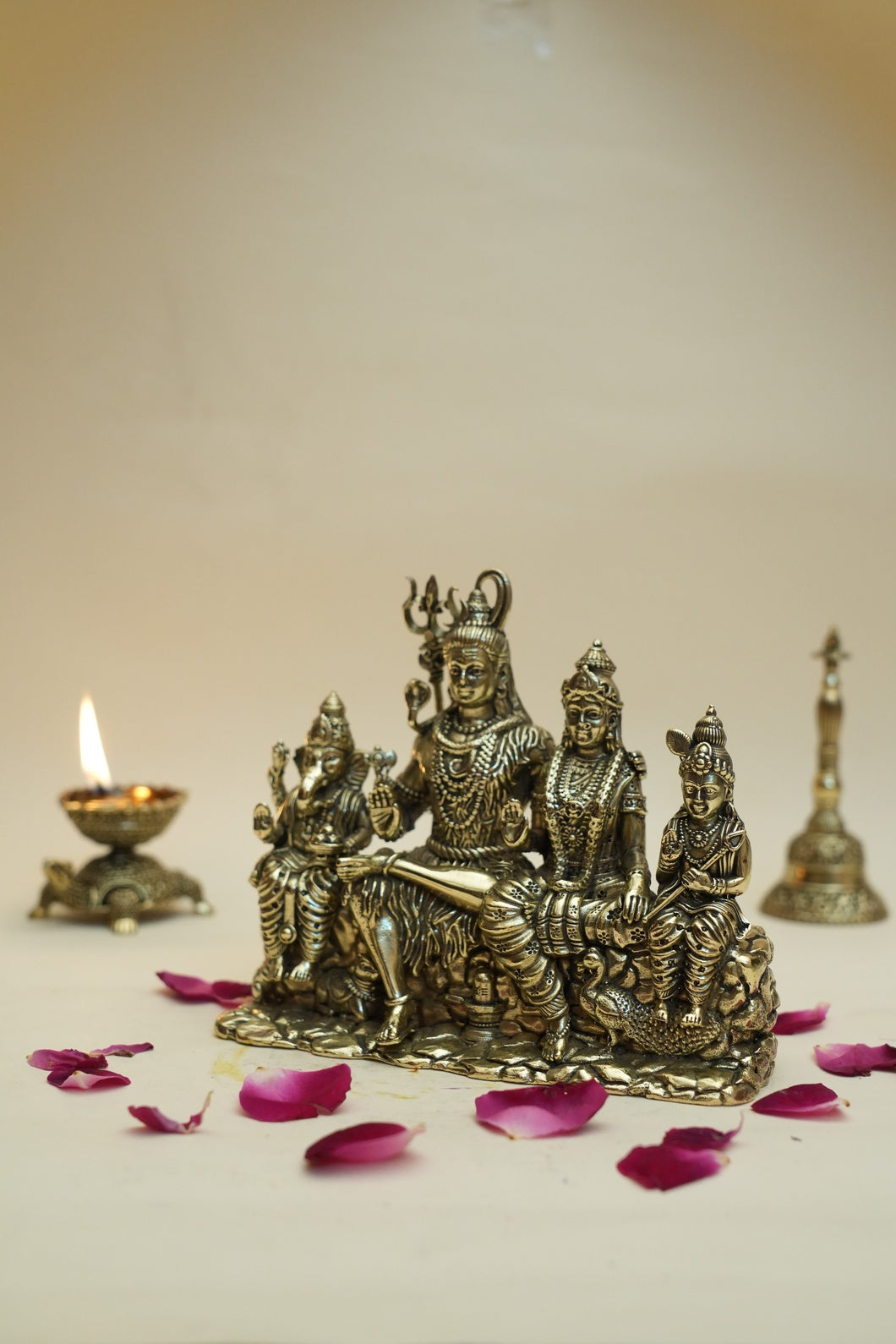 SHIVPARIWAR IDOL