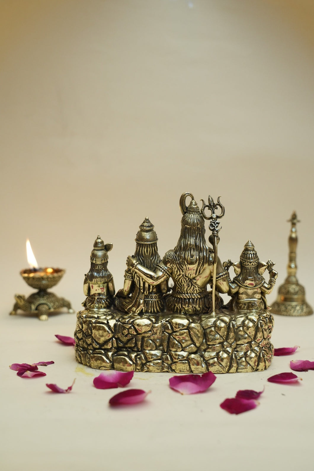 SHIVPARIWAR IDOL