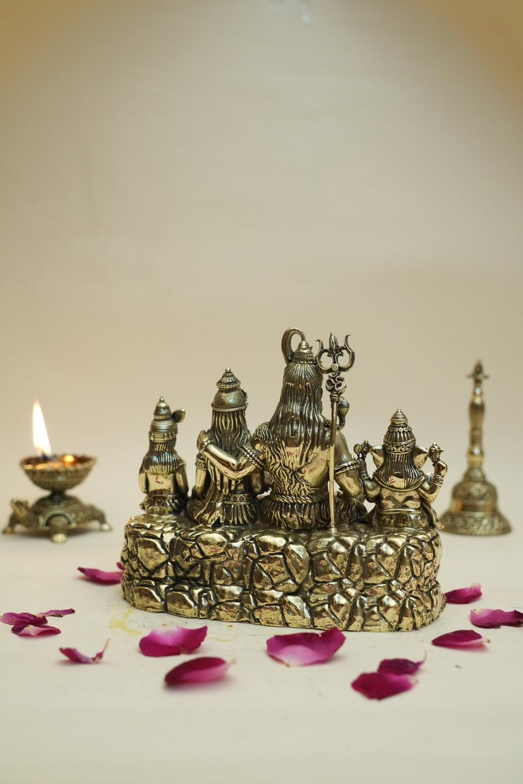 SHIVPARIWAR IDOL